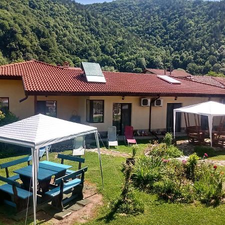 Кръчмъ При Байката Ξενοδοχείο Ribarica Εξωτερικό φωτογραφία